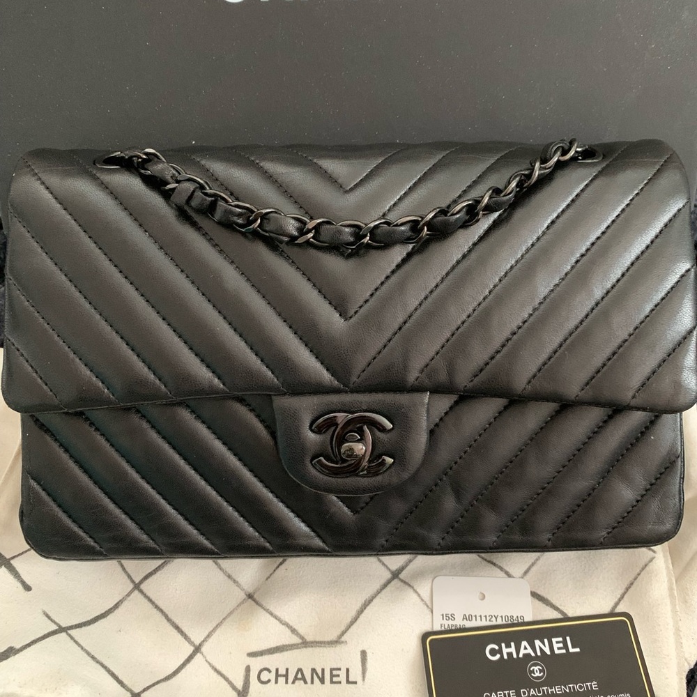 Chanel classic chevron So Black medium flap bag - Picture 3 of 15